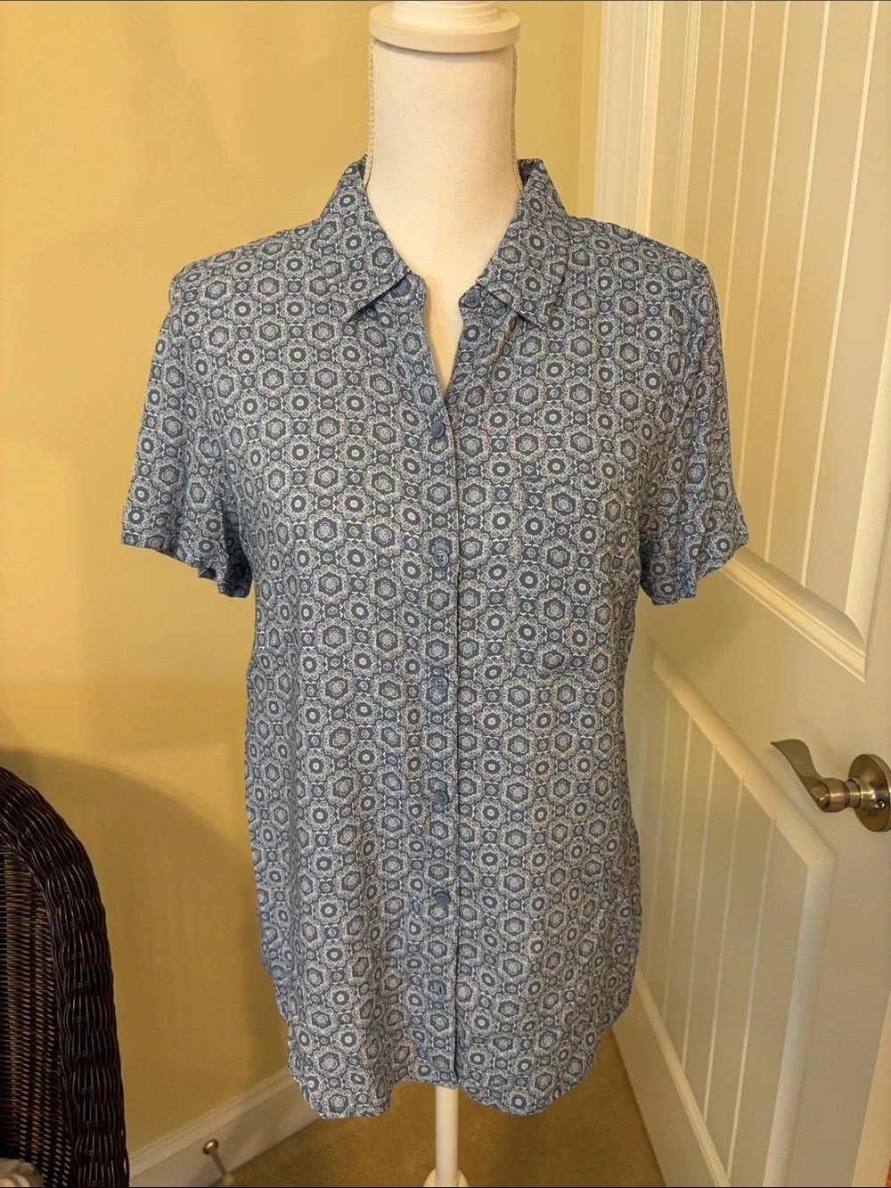 Blue Geometric Short Sleeve Button-Front Tee